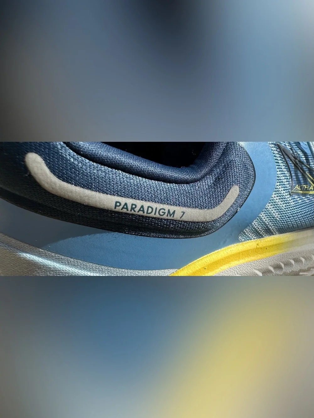Altra Paradigm 7 Blue Foot Shape Running Shoes ALOA85N7440 Size 9.5 Wide in VGC
